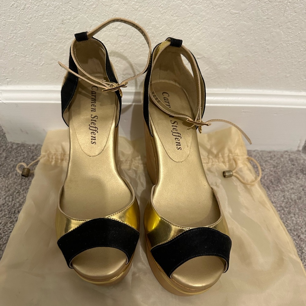 Carmen Steffens heels